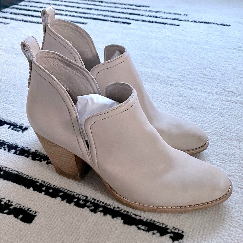 Rosalee Bootie Jeffrey Campbell